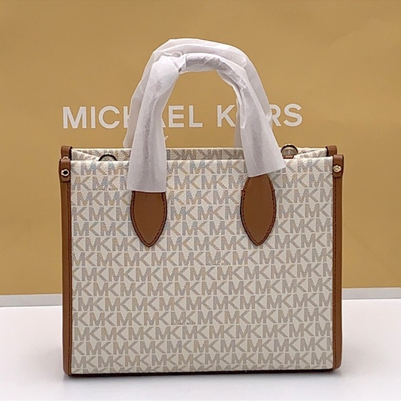 Michael Kors Mirella Small Shopper Top Zip Crossbody Bag Vanilla Logo MK
NWT - Picture 2 of 16